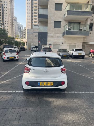 יונדאי i10