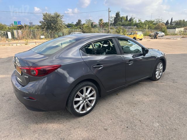 מאזדה 3