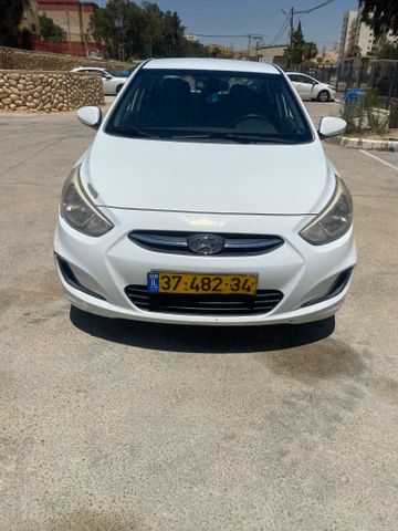 יונדאי אקסנט i25