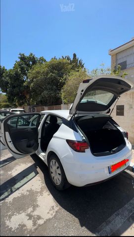 אופל אסטרה