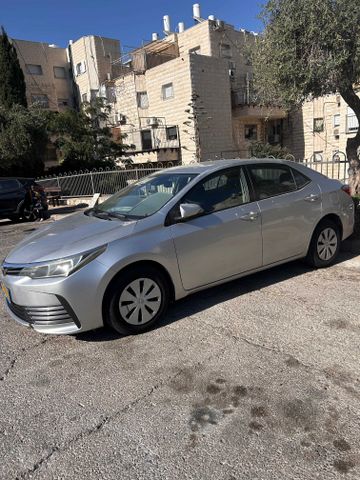 טויוטה קורולה