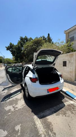 אופל אסטרה