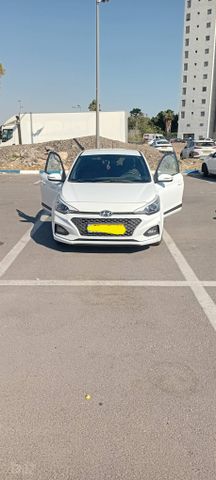 יונדאי i20
