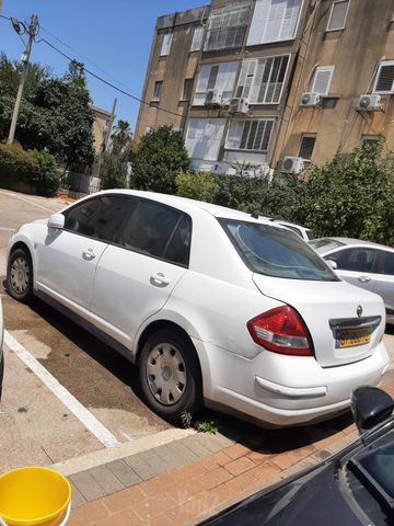 ניסאן טידה