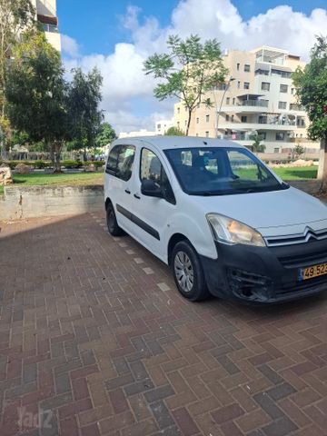 מודעת רכב סיטרואן ברלינגו
