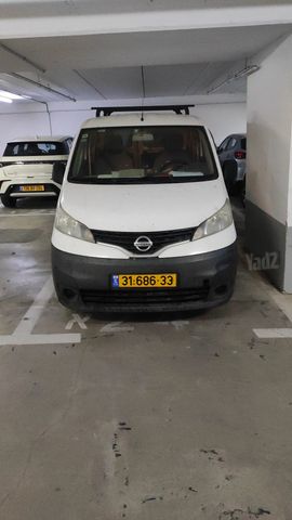 ניסאן NV200