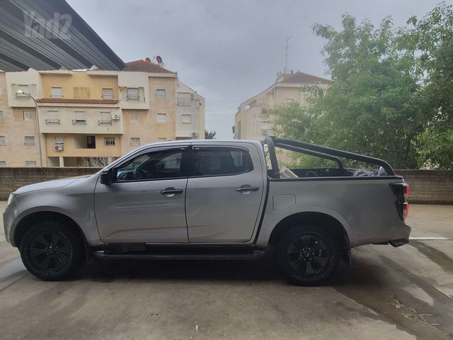 מודעת רכב איסוזו די-מקס