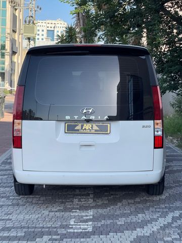 יונדאי סטאריה