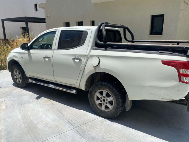 מיצובישי טרייטון / L200