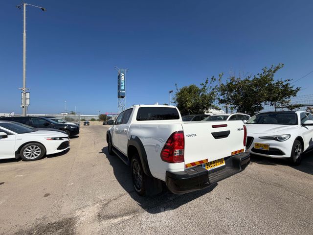 טויוטה היילקס