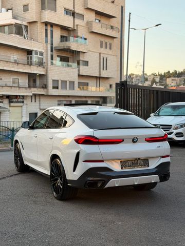 ב מ וו X6
