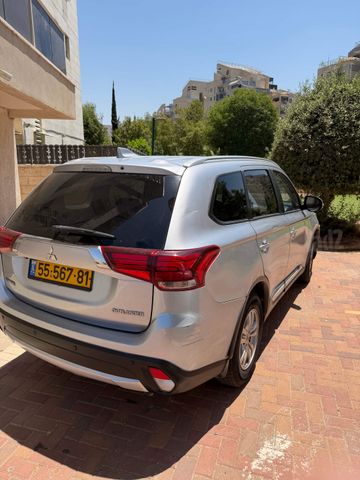 מיצובישי אאוטלנדר