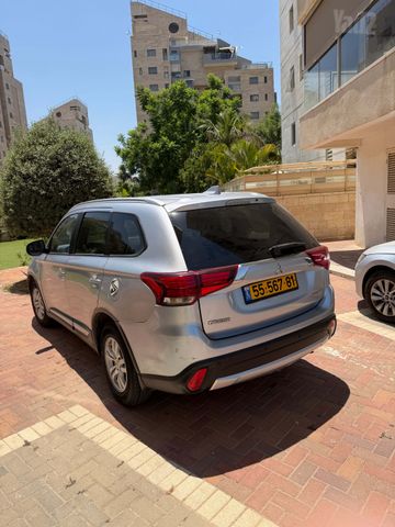 מיצובישי אאוטלנדר