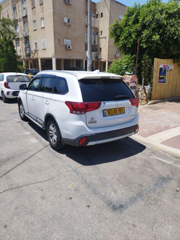 מיצובישי אאוטלנדר