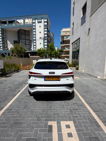 אאודי Q3