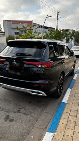 מיצובישי אאוטלנדר
