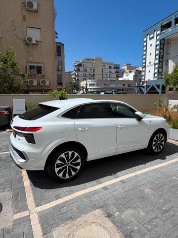 אאודי Q3