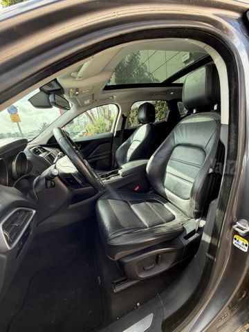 יגואר F-Pace