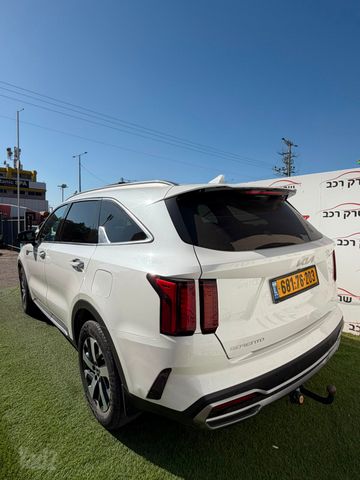 קיה סורנטו