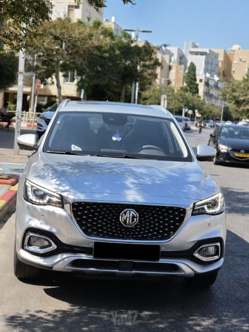 מודעת רכב אם ג'י EHS PHEV