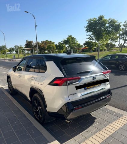 טויוטה RAV4