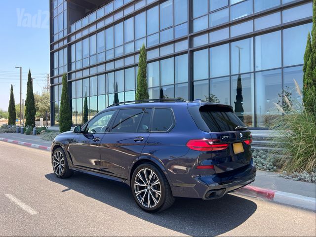 ב מ וו X7