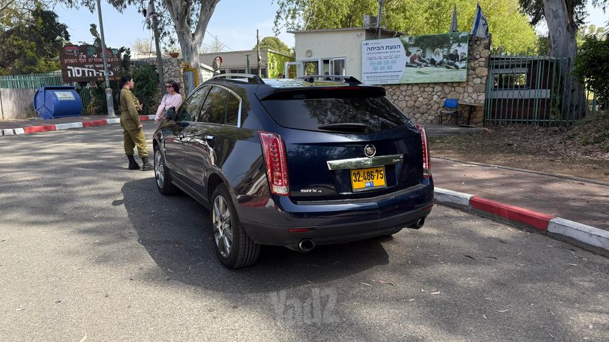 קאדילק SRX