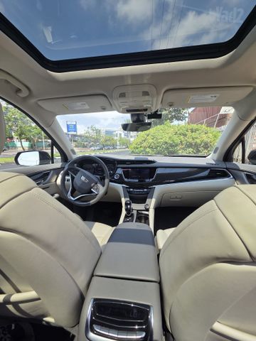 קאדילק XT6