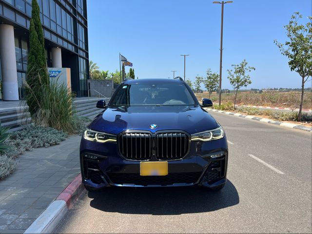 ב מ וו X7