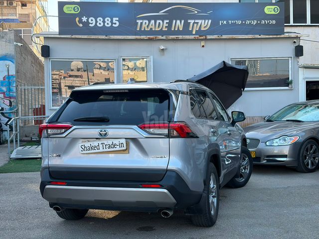 טויוטה RAV4