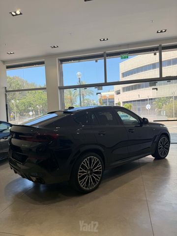 ב מ וו X6