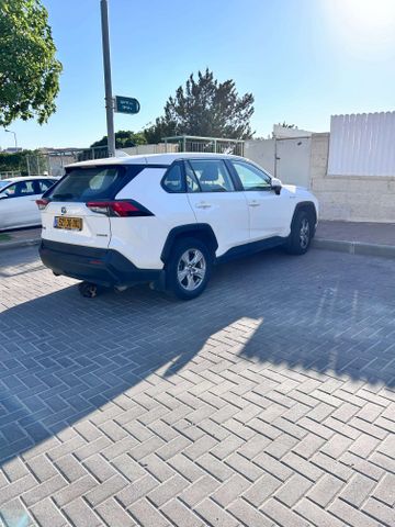 מודעת רכב טויוטה RAV4