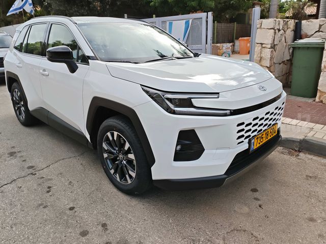 מודעת רכב טויוטה RAV4