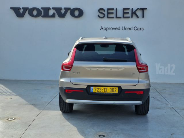 וולוו XC40