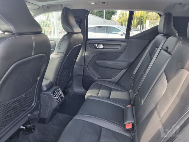 וולוו XC40