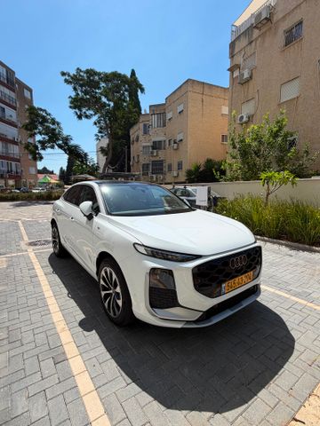 אאודי Q3