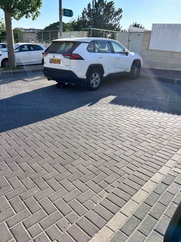 טויוטה RAV4