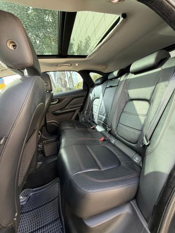 יגואר F-Pace