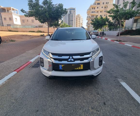מודעת רכב מיצובישי ASX