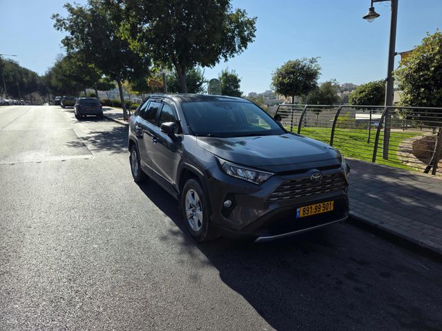 טויוטה RAV4