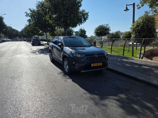 טויוטה RAV4