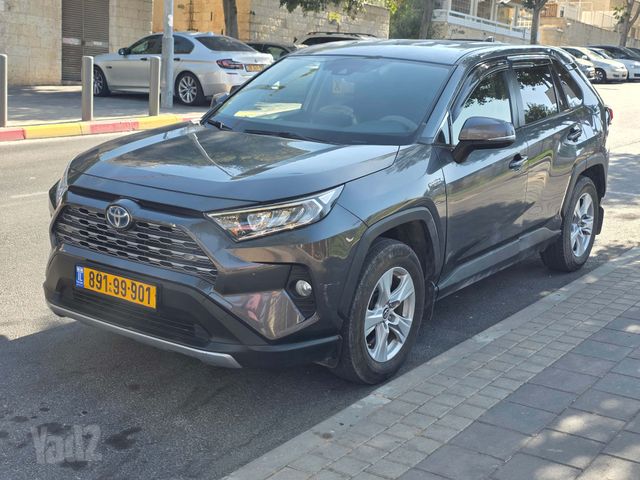טויוטה RAV4