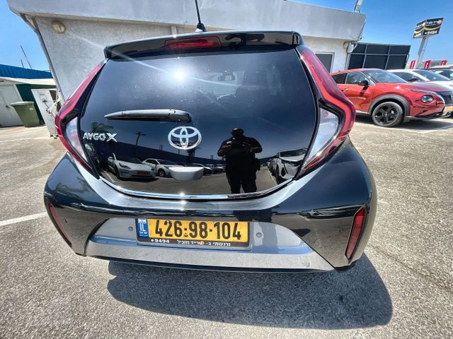 טויוטה אייגו X