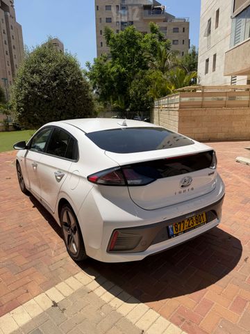 יונדאי איוניק
