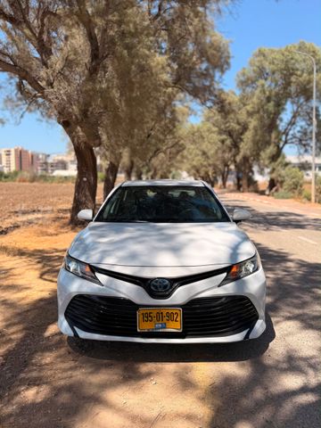 טויוטה קאמרי
