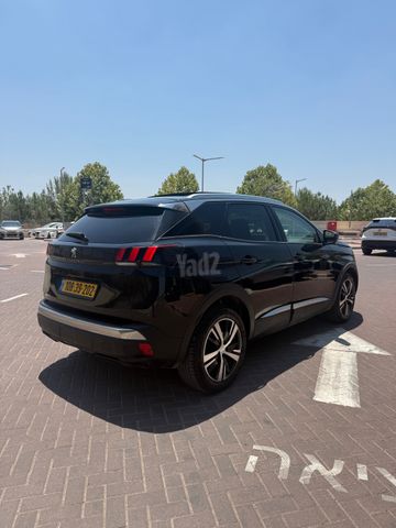 פיג'ו 3008