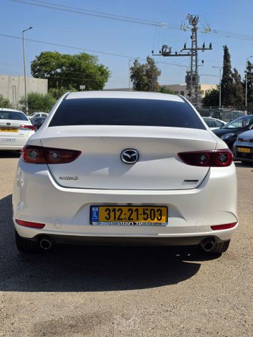 מאזדה 3