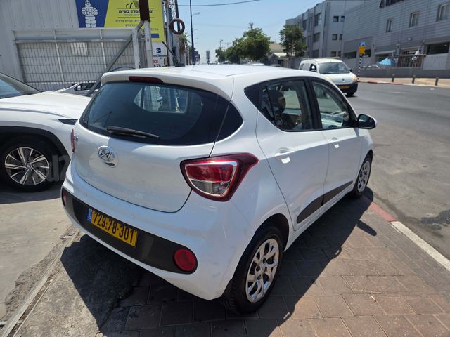 יונדאי i10