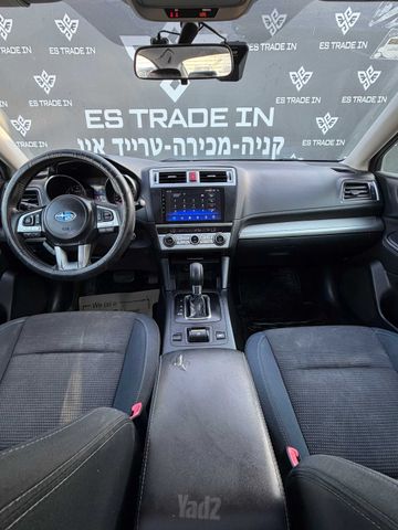 סובארו B4/לגאסי