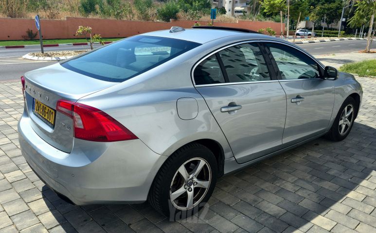 וולוו S60